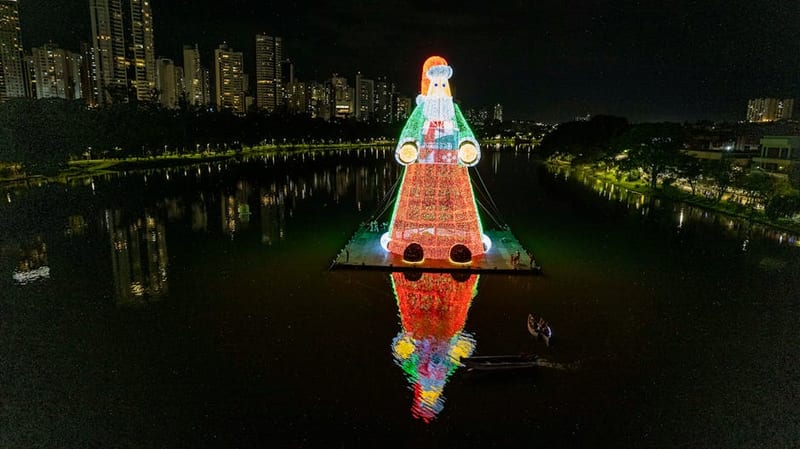 Père Noël Géant Assis - Grande Décoration de Noël