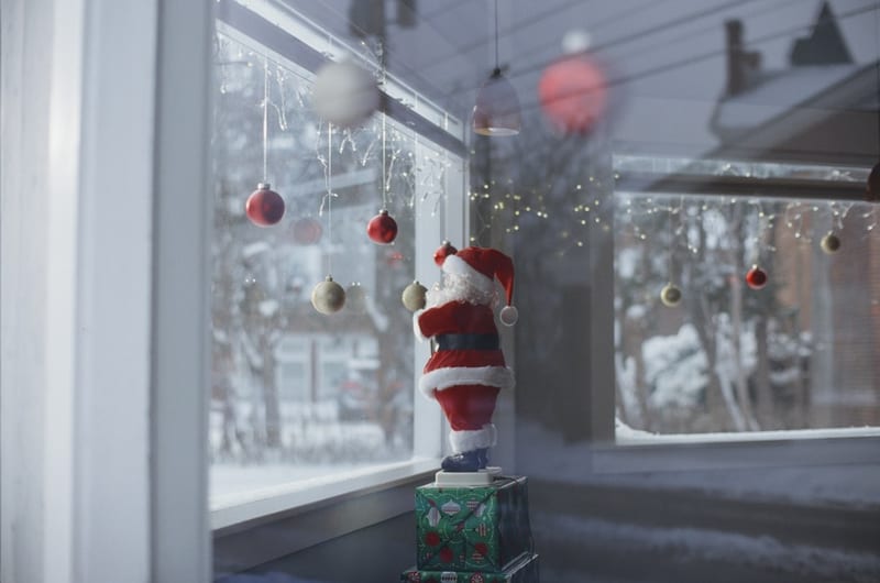 Père Noël en Peluche - Décoration Douce de Noël
