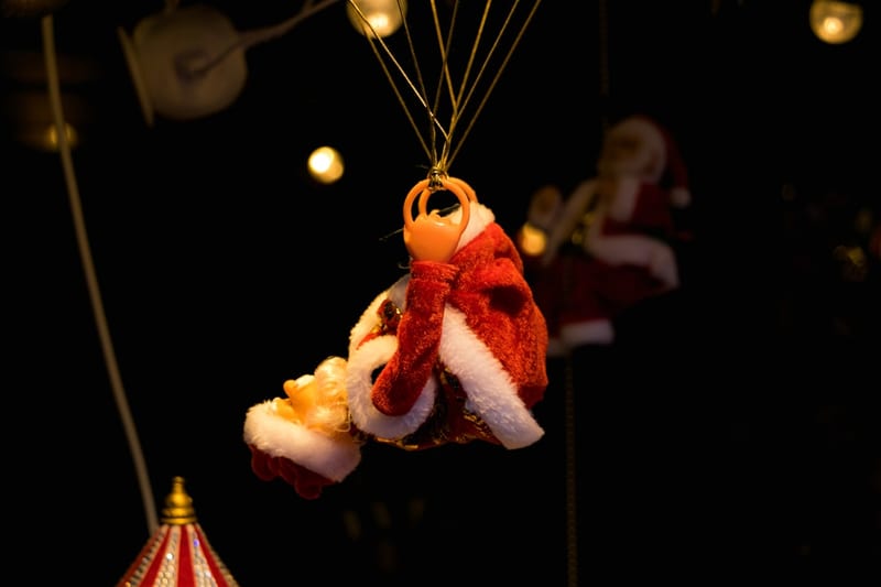 Père Noël dans sa Montgolfière - Sujet Décoratif